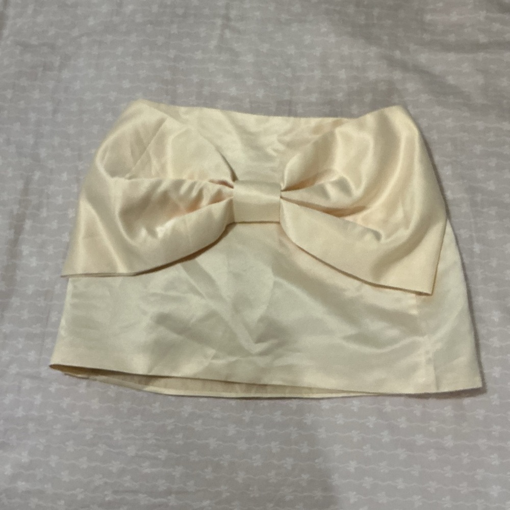 Elegant Cream Bow Skirt